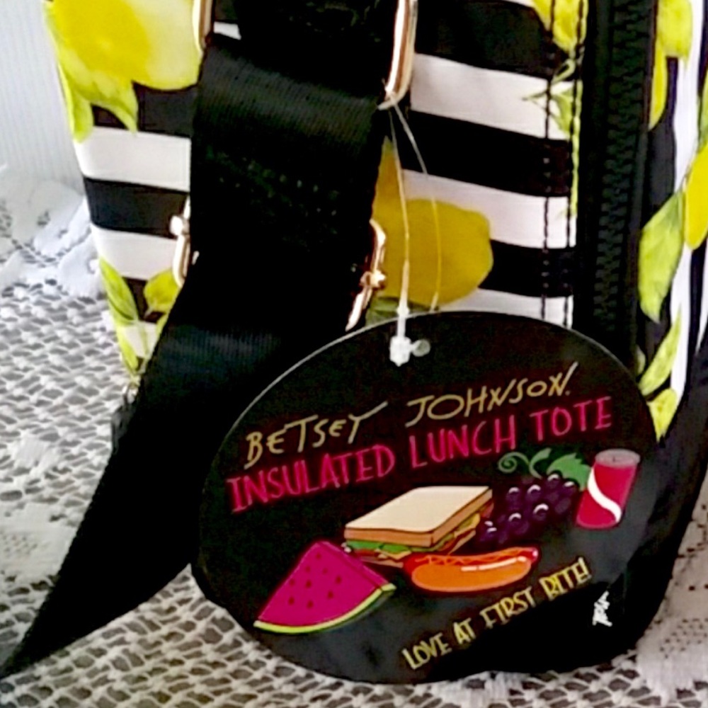 Lunch tote. Lemons!!! Hot item! - Picture 3 of 7